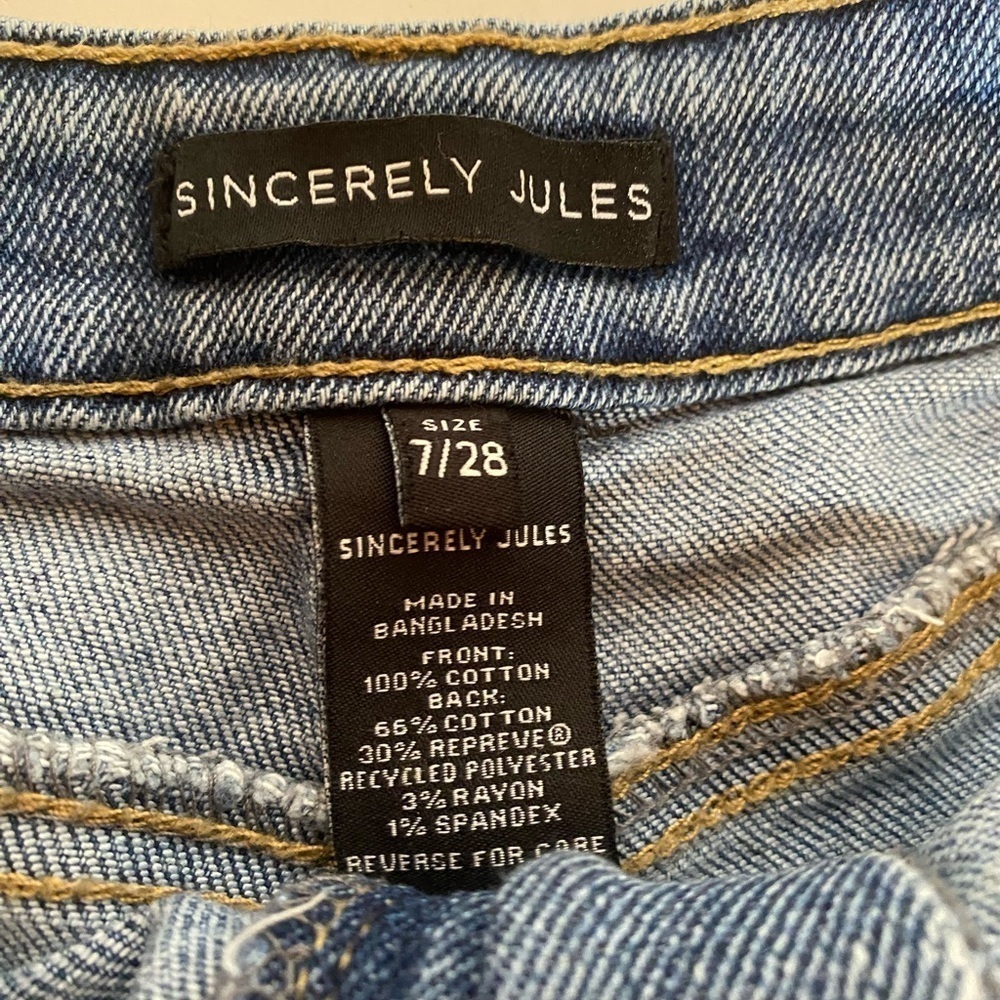 Sincerely Jules Super High Rise Vintage Babe Shorts. Size 7/28 - Picture 3 of 4